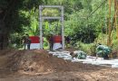 Jembatan Perintis Garuda Sungai Song Masuki Tahap Finishing, Babinsa Kauman dan Warga Kebutan Penyelesaian