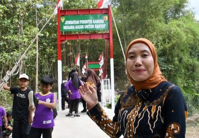 Jembatan Impian Selesai, Anak Sekolah Tidak Lagi Nyeberang Kali