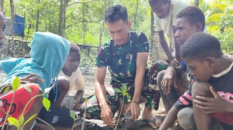 Satgas TMMD Kodim 1710/Mimika Tanamkan Kepedulian Lingkungan Lewat Penanaman Mangrove Bersama Anak-Anak Satgas TMMD Kodim 1710/Mimika Tanamkan Kepedulian Lingkungan Lewat Penanaman Mangrove Bersama Anak-Anak
