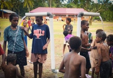 Sumur Bor Pertama Hadir di Kampung Keakwa, Warga Tak Lagi Bergantung pada Air Hujan Sumur Bor Pertama Hadir di Kampung Keakwa, Warga Tak Lagi Bergantung pada Air Hujan