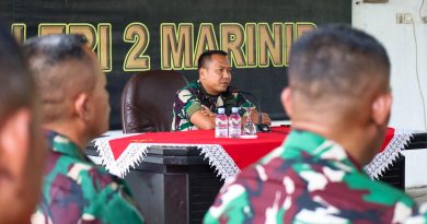 Wujud Kepedulian Pimpinan, Komandan Resimen Kavaleri 2 Marinir Berikan Jam Komandan