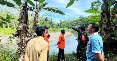 TNI-BPBD Trenggalek Tinjau Tebing Sungai Banjar, Warga Diminta Waspada Longsor