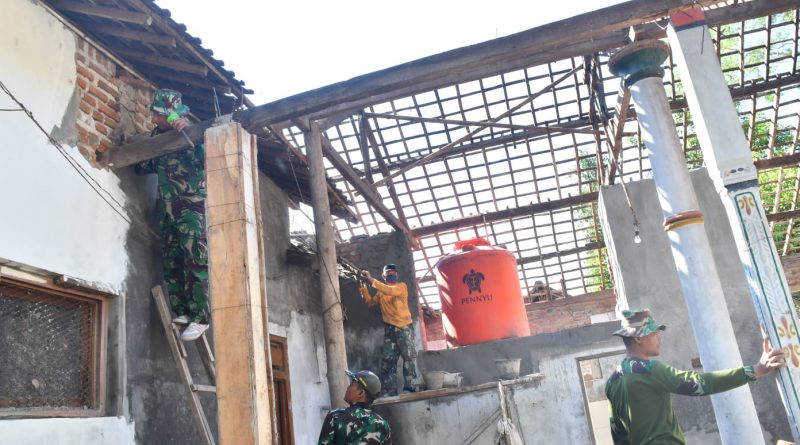 Rehab Panti Asuhan Kanzul Huda Ponorogo, TNI dan Rakyat Kerja Maksimal