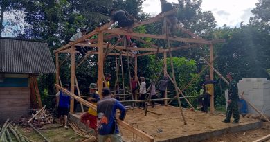 Babinsa Desa Sedayugunung Dampingi Pembangunan Rutilahu, Rangka Rumah Warga Mulai Berdiri