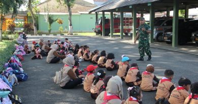 Kodim 0806/Trenggalek Tanamkan Wasbang dan Karakter Anak Lewat Outing Class Siswa SPS Firdaus