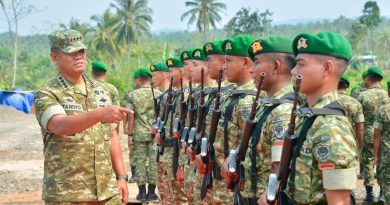 Wapang TNI Tinjau Yonif TP 842/Badak Sakti, Dukung Pertahanan dan Ekonomi Daerah