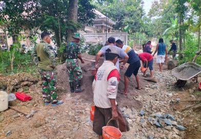 Jembatan Garuda Dibangun, Warga Senang dan Antusias Bekerja Jembatan Garuda Dibangun, Warga Senang dan Antusias Bekerja