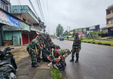 Semangat Gotong Royong, Kodim 1710/Mimika Bersihkan Lingkungan Bersama Masyarakat