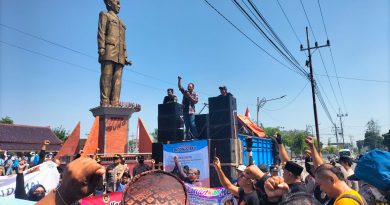 Dukung Program MBG, Warga Blitar Gelar Aksi Damai
