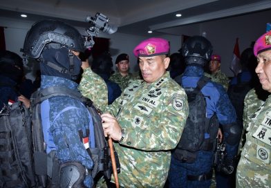 Pangkormar Apresiasi Lulusan Pendidikan Penanggulangan Teror Aspek Laut Angkatan XVII 2026 Pangkormar Apresiasi Lulusan Pendidikan Penanggulangan Teror Aspek Laut Angkatan XVII 2026