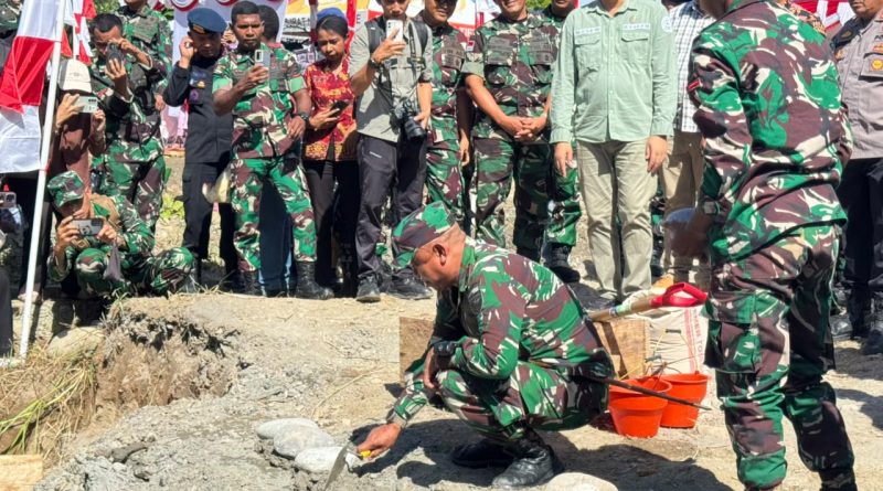 Pangdam XVII/Cenderawasih Pimpin Peletakan Batu Pertama Jembatan Garuda Merah Putih di Mimika Pangdam XVII/Cenderawasih Pimpin Peletakan Batu Pertama Jembatan Garuda Merah Putih di Mimika
