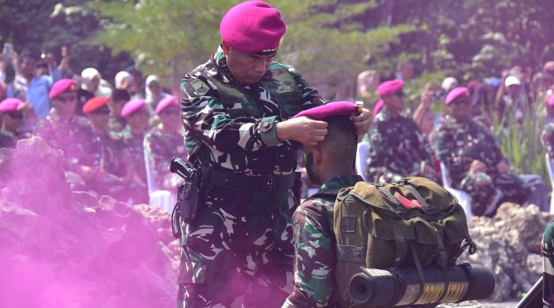 Pangkormar Kukuhkan 947 Prajurit Kesatria Amfibi Baret Ungu Kualifikasi Komando