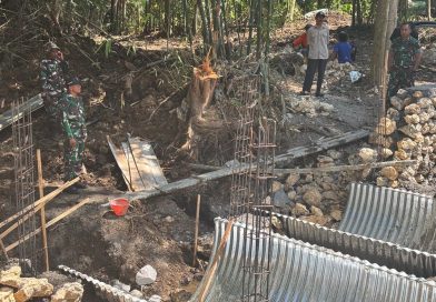Pastikan Tepat Sasaran, Dandim Tulungagung Cek Langsung Progres Jembatan Garuda Rejosari