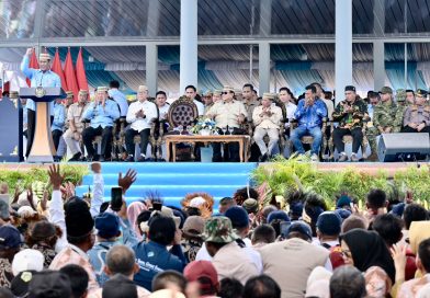 Panglima TNI Dampingi Presiden RI Hadiri Puncak PENAS Petani dan Nelayan XVII Tahun 2026 di Gorontalo
