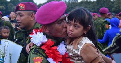 Penuh Haru, Tradisi Penyambutan Warnai Kepulangan Prajurit Korps Marinir Usai Tuntaskan Penugasan