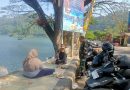 Komsos, Anggota Kodim Ponorogo Ajak Warga Jaga Kebersihan Lingkungan