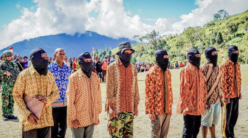 Delapan Anggota TPNPB-OPM Kembali ke Pangkuan Ibu Pertiwi Delapan Anggota TPNPB-OPM Kembali ke Pangkuan Ibu Pertiwi