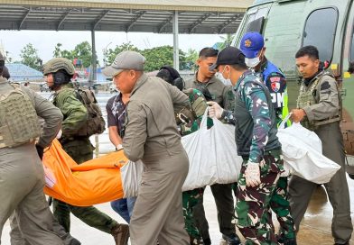 Menkopolkam Kutuk Keras Pembakaran dan Pembunuhan Pilot AMA Air Oleh KKB Papua Menkopolkam Kutuk Keras Pembakaran dan Pembunuhan Pilot AMA Air Oleh KKB Papua