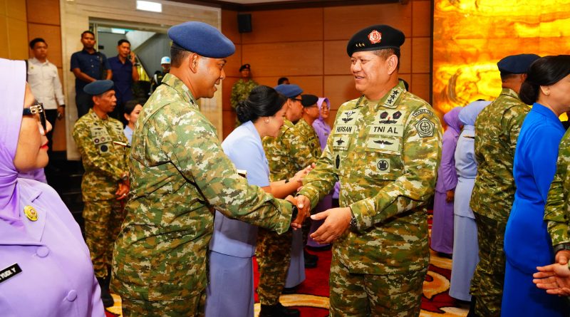 Danlanud Sultan Hasanuddin Resmi Sandang Pangkat Marsekal Pertama Danlanud Sultan Hasanuddin Resmi Sandang Pangkat Marsekal Pertama