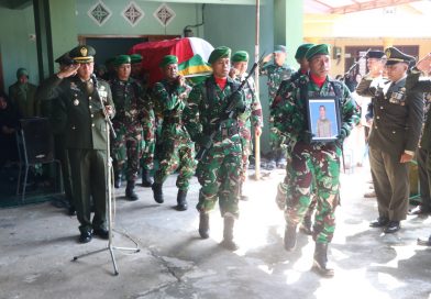 Keluarga Besar Kodim Tulungagung Berduka, Dandim Pimpin Upacara Pemakaman Militer Serka Widiyanto