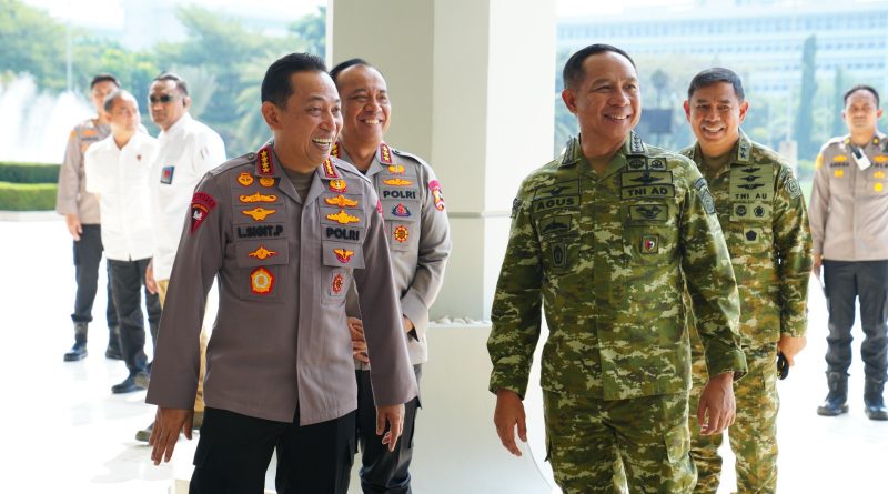 Panglima TNI Terima Kunjungan Silaturahmi Kapolri, Pererat Solidaritas TNI-Polri Panglima TNI Terima Kunjungan Silaturahmi Kapolri, Pererat Solidaritas TNI-Polri