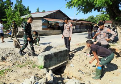 Hari Pertama Pekerjaan Fisik TMMD ke-129 Kodim 1505/Tidore, TNI Bersama Masyarakat Kompak Bangun Desa Hari Pertama Pekerjaan Fisik TMMD ke-129 Kodim 1505/Tidore, TNI Bersama Masyarakat Kompak Bangun Desa