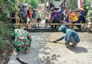 Karya Bhakti TNI Rabat Jalan di Desa Wonorejo Rampung Dua Pertiga Dari Target