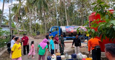 TNI-BPBD-BBWS Brantas Salurkan 16.000 Liter Air Bersih untuk Warga Terdampak Kekeringan di Panggul