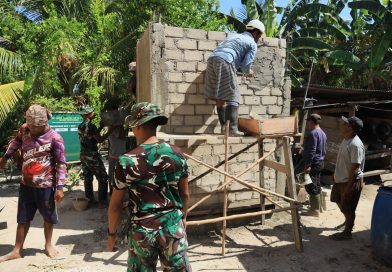 Panas Menyengat, Semangat Tak Padam, Satgas TMMD dan Warga Kebut Pembangunan MCK