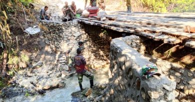 Rehab Jembatan Capai 50 persen, Satgas TMMD ke-129 Kodim 1807/Sorong Selatan Percepat Akses dan Tingkatkan Kesejahteraan Warga
