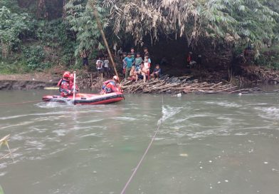 Remaja 14 Tahun Warga Kemang Kalisari Pasarebo Tenggelam di Sungai Ciliwung Remaja 14 Tahun Warga Kemang Kalisari Pasarebo Tenggelam di Sungai Ciliwung