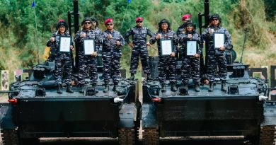 Perkuat Sinergitas TNI AL, Danmenkav 2 Mar Berikan Brevet Kehormatan Kavaleri Marinir