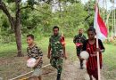 Semangat Kemerdekaan Berkibar di Kampung Sesor, Satgas TMMD Ke-129 Kodim 1807/Sorong Selatan Pasang Bendera Merah Putih