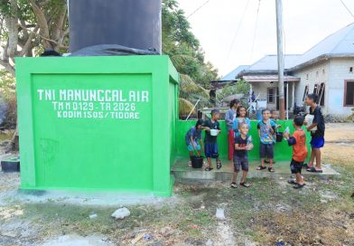 Senyum Anak-Anak di Tengah Air Bersih, Bukti Nyata TMMD Kodim 1505/Tidore Hadir untuk Warga