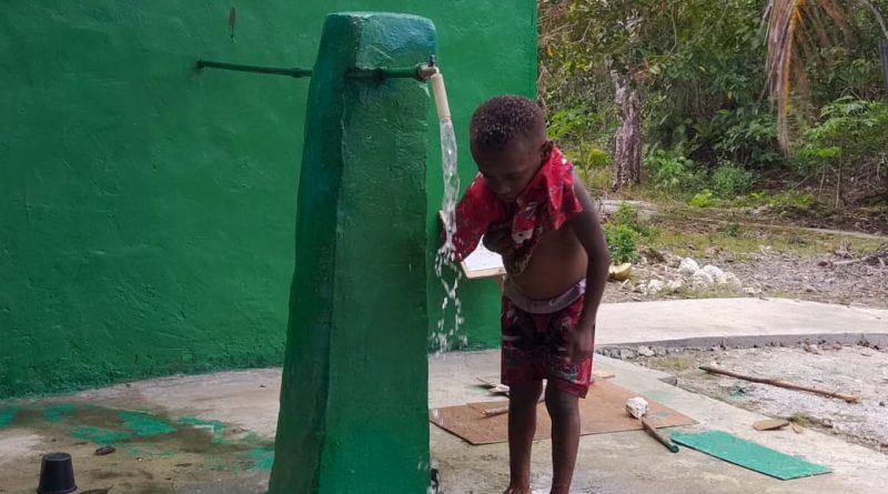 Air Bersih Mengalir, Senyum Anak-Anak Kampung Sesor Mengembang: Bukti Nyata TMMD Ke-129 Hadirkan Manfaat Air Bersih Mengalir, Senyum Anak-Anak Kampung Sesor Mengembang: Bukti Nyata TMMD Ke-129 Hadirkan Manfaat