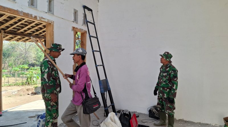 Instalasi Listrik Rehab RTLH Jadi Perhatian Satgas TMMD Demi Keamanan Penghuni Instalasi Listrik Rehab RTLH Jadi Perhatian Satgas TMMD Demi Keamanan Penghuni
