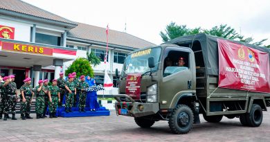 Marinir Peduli NTT, Pangkormar Perkuat Pemulihan Masyarakat dengan Pasukan Zeni, Kesehatan dan 3 Ton  Bantuan Sosial