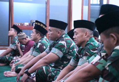 Doa Untuk Negeri di Tengah Peringatan Maulid Nabi di Makorem 081/DSJ