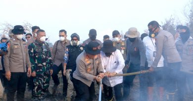 Pantau Langsung Perkembangan Karhutla, Komandan Lanud Sjamsudin Noor Bersama Forkopimda Kalsel Turun ke Lapangan Uji Fungsi Inovasi Injeksi Air