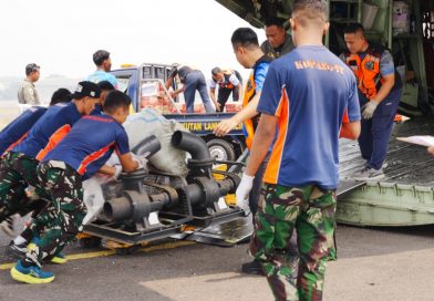 Hari Kedelapan Belas Penanganan Gempa NTT, TNI Kirim 1.054,603 Ton Bantuan Hari Kedelapan Belas Penanganan Gempa NTT, TNI Kirim 1.054,603 Ton Bantuan