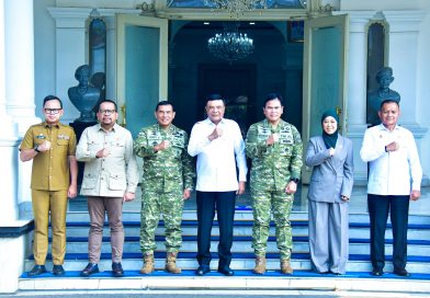 Pangkormar Dampingi Kasal Hadiri Forum Bakohumas, Perkuat Sinergi Hadapi Disinformasi Ruang Digital Pangkormar Dampingi Kasal Hadiri Forum Bakohumas, Perkuat Sinergi Hadapi Disinformasi Ruang Digital