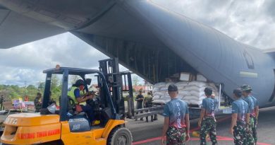 Pasokan Beras ASN Tiba di Yahukimo, Diangkut Hercules C-130 TNI AU