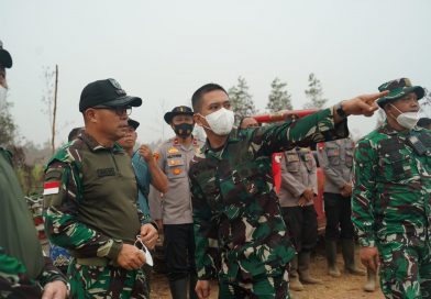 Penanganan Karhutla Sektor Selatan Kalbar Diperkuat, TNI Alihkan Perkuatan Pasukan Penanganan Karhutla Sektor Selatan Kalbar Diperkuat, TNI Alihkan Perkuatan Pasukan