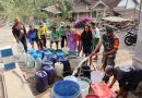 Kesulitan Air Bersih, Kodim Tulungagung Salurkan Bantuan ke Warga Kresikan dan Pakisrejo Kesulitan Air Bersih, Kodim Tulungagung Salurkan Bantuan ke Warga Kresikan dan Pakisrejo
