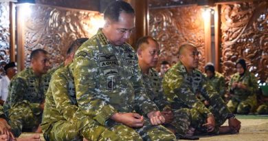 Panglima TNI Ziarah ke Makam Presiden RI Ke-2 dan Panglima Besar Jenderal Soedirman Panglima TNI Ziarah ke Makam Presiden RI Ke-2 dan Panglima Besar Jenderal Soedirman