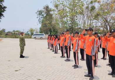 Komsos, Babinsa Kodim Ponorogo Bentuk Karakter dan Disiplin serta Jiwa Kepemimpinan Para Siswa Melalui Latihan PBB dan LDK