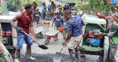 Kodim 1714/PJ Rampungkan Jembatan Beton Merah Putih Tahap VII di Kampung Kulok Enggame
