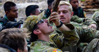 Marinir Indonesia Kenalkan Prajurit Australia Cara Hidup di Hutan