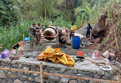 Jembatan Perintis Garuda Datang Masyarakat Berani Menyeberang