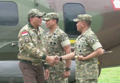 Danrem Erwin Sambut Menhan Kunker di Yonif TP 886/PJ